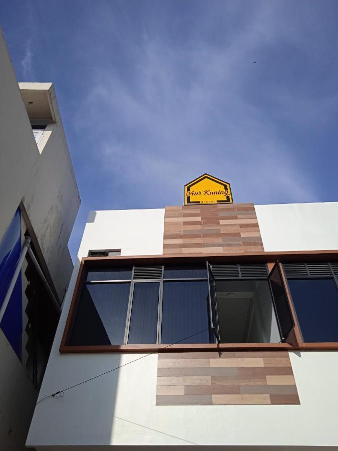 Aur Kuning Hostel Syariah Букиттинги Экстерьер фото