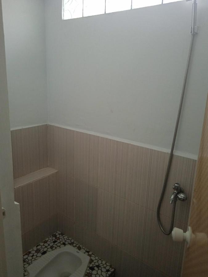 Aur Kuning Hostel Syariah Букиттинги Экстерьер фото