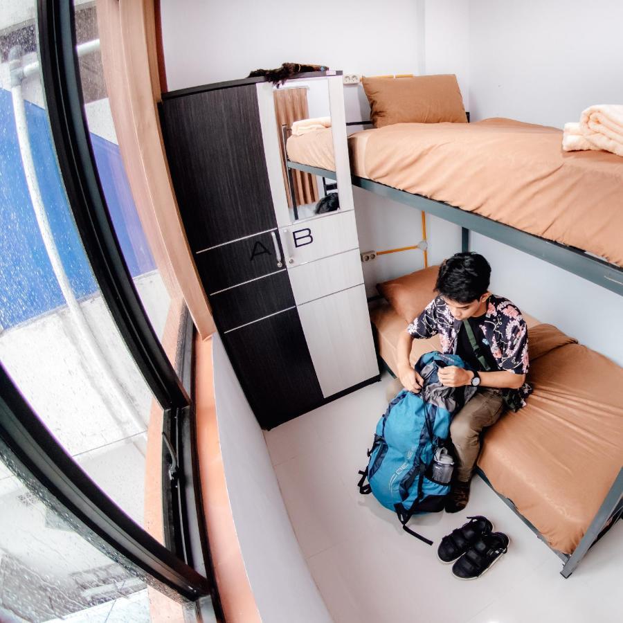 Aur Kuning Hostel Syariah Букиттинги Экстерьер фото