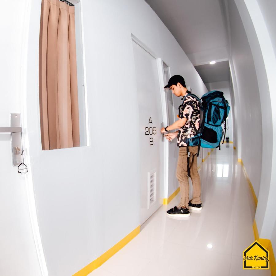 Aur Kuning Hostel Syariah Букиттинги Экстерьер фото