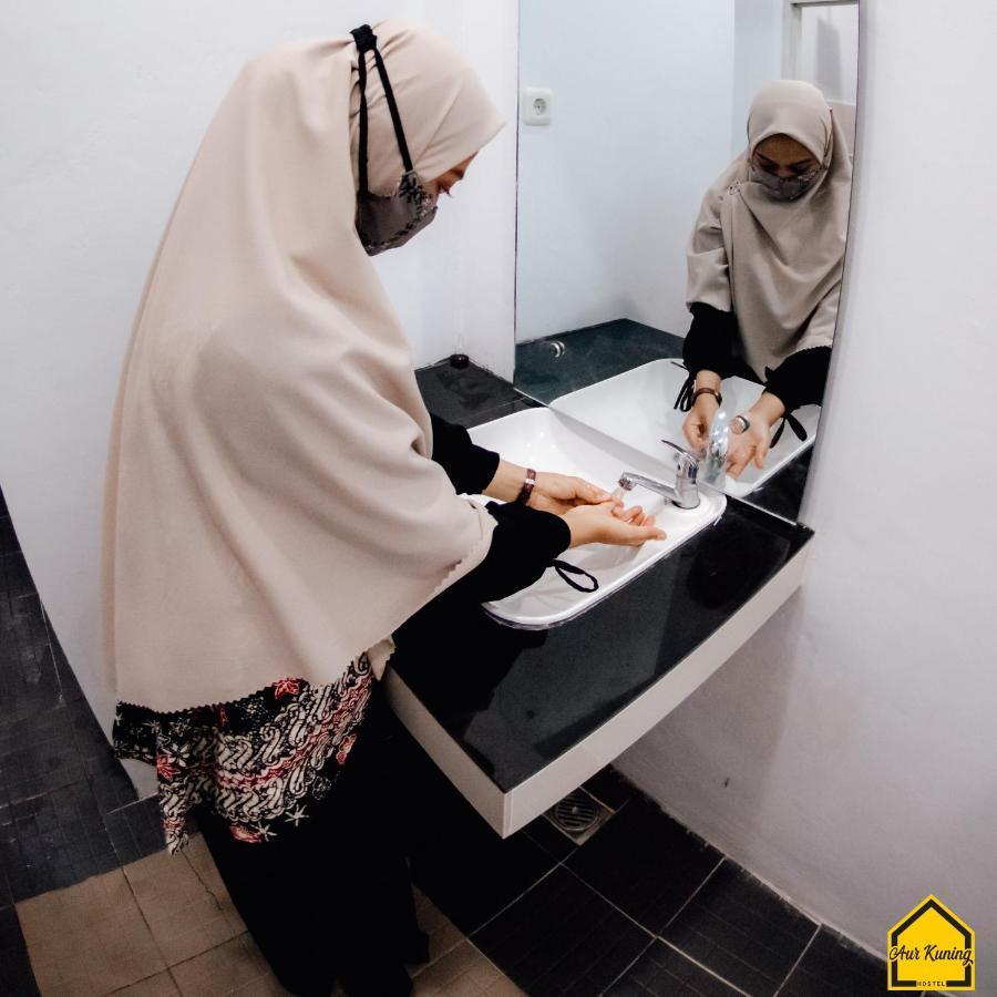 Aur Kuning Hostel Syariah Букиттинги Экстерьер фото