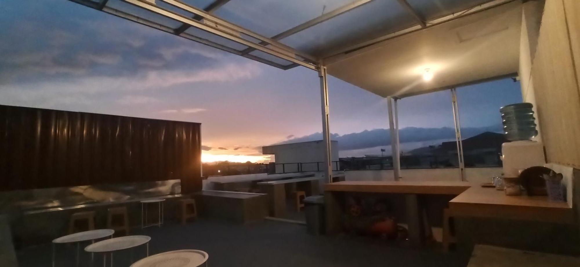 Aur Kuning Hostel Syariah Букиттинги Экстерьер фото