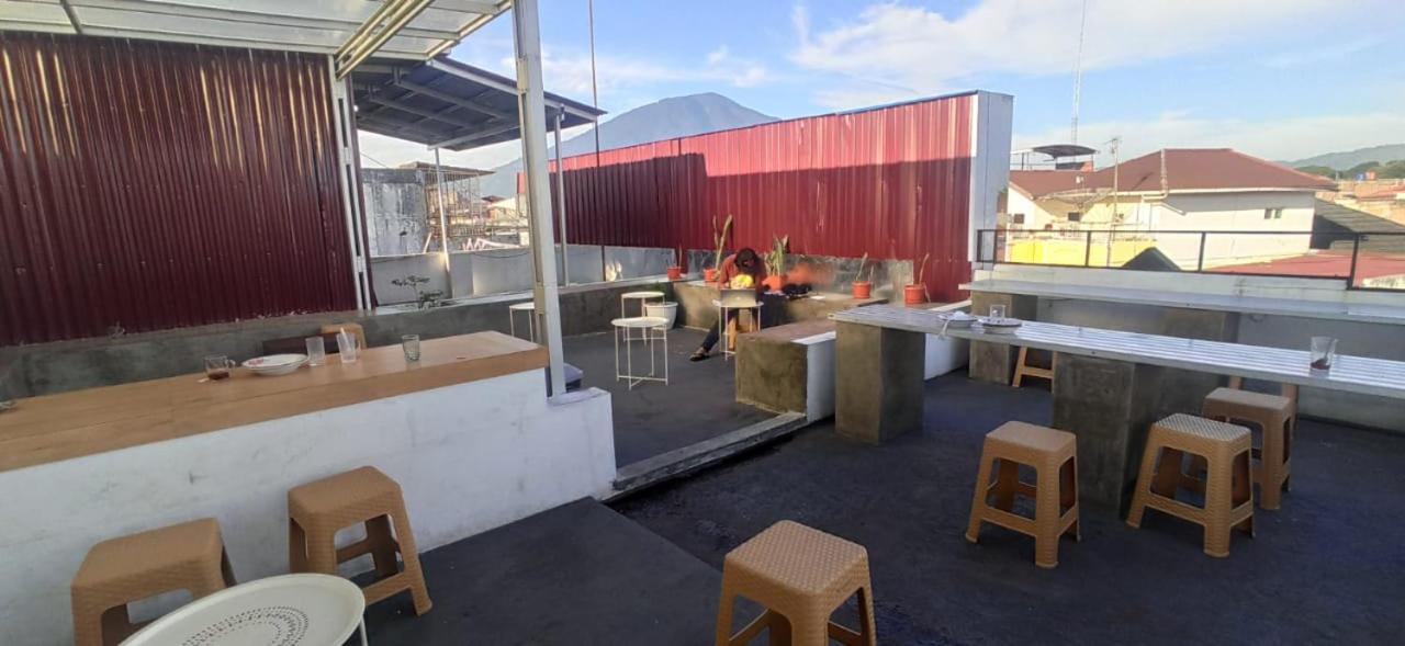 Aur Kuning Hostel Syariah Букиттинги Экстерьер фото